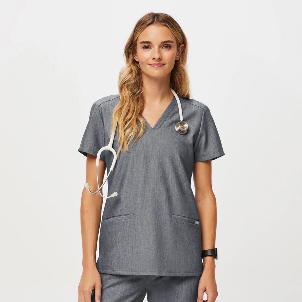 Figs Casma Three-Pocket Scrub Top women’s